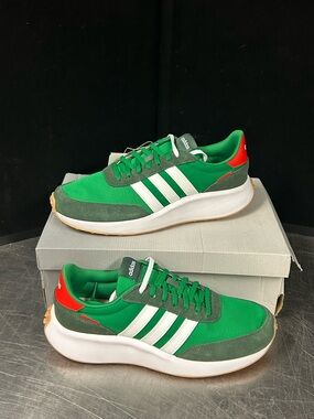 Adidas Run 70’s Size 10.5 Men New